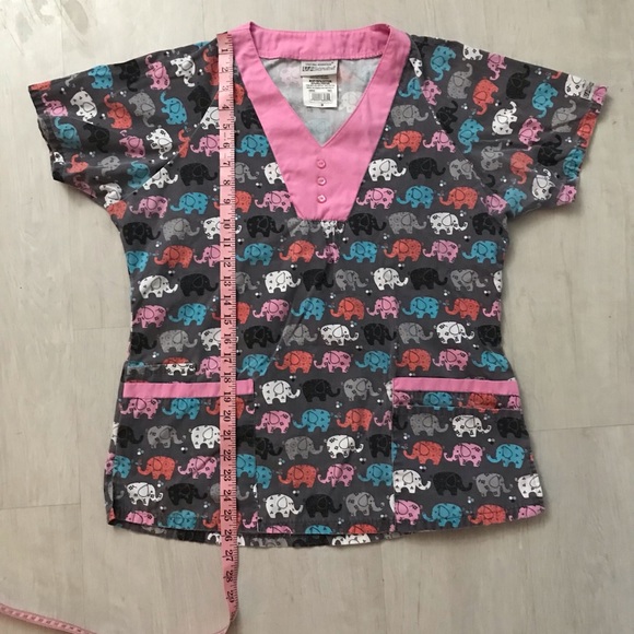 UA Scrubs, elephant scrub top - Picture 7 of 8